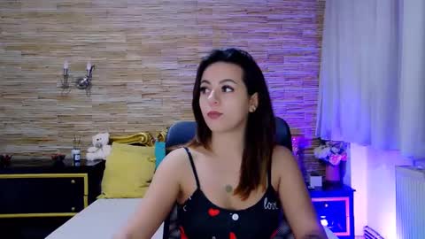 renesmesweet online show from February 4, 2025, 12:33 pm