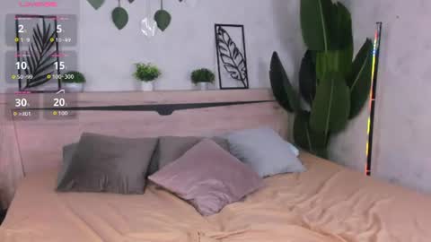 Snapshot of renesmy_black chatting on July 25, 2026, 12:20 am Renesmy online show from July 25, 2026, 12:20 am