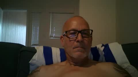 Snapshot of renewaz chatting on May 27, 2026, 2:19 am Renewaz online show from May 27, 2026, 2:19 am