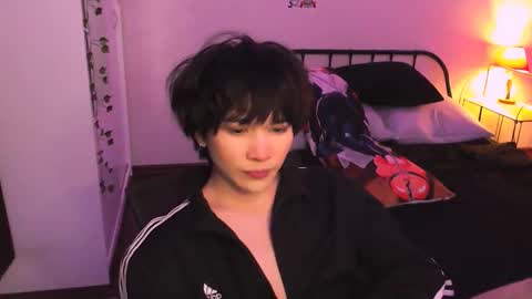 Snapshot of rennuts chatting on October 12, 2025, 12:37 pm rennuts online show from October 12, 2025, 12:37 pm