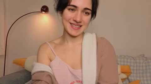 Ewiwi online show from December 22, 2025, 4:26 pm