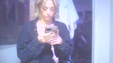 Snapshot of reversecowgirl713 chatting on February 17, 2026, 3:36 am reversecowgirl713 online show from February 17, 2026, 3:36 am