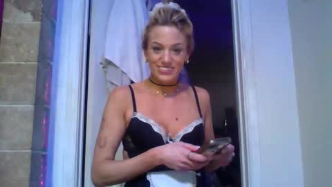 Snapshot of reversecowgirl713 chatting on May 1, 2026, 3:27 pm reversecowgirl713 online show from May 1, 2026, 3:27 pm