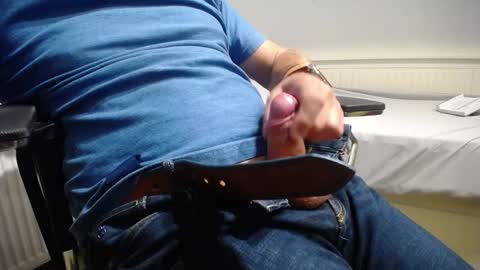 Revilo online show from October 1, 2025, 8:04 pm