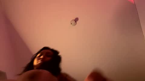 Rexa y blade  online show from October 29, 2025, 4:37 am