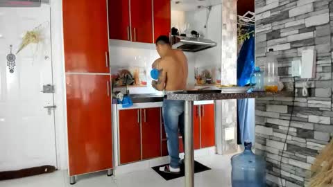 reymasterhot online show from October 4, 2025, 9:13 pm