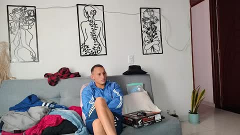 reymasterhot online show from April 2, 2026, 3:20 pm