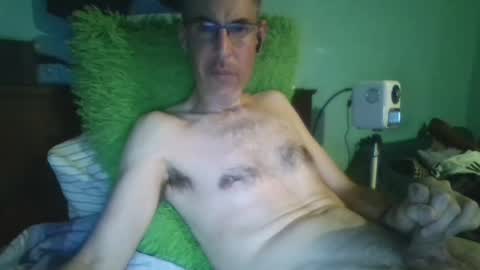 reyes_albert2006 online show from September 14, 2025, 12:26 pm