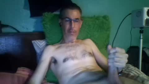 reyes_albert2006 online show from July 13, 2026, 7:55 am