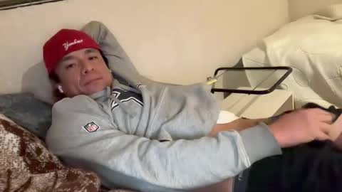 reyintrolp online show from November 19, 2025, 5:29 am