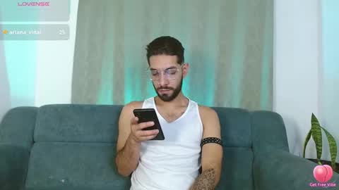 Snapshot of reypablo1 chatting on October 3, 2025, 1:02 am REY PABLO Independent online show from October 3, 2025, 1:02 am