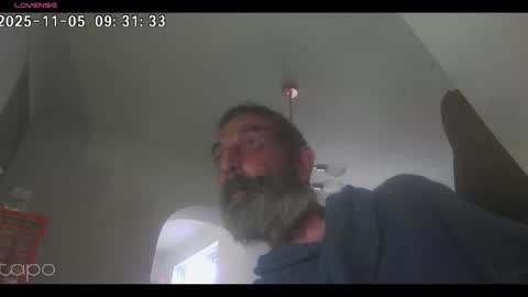 reza240782 online show from November 5, 2025, 9:31 am