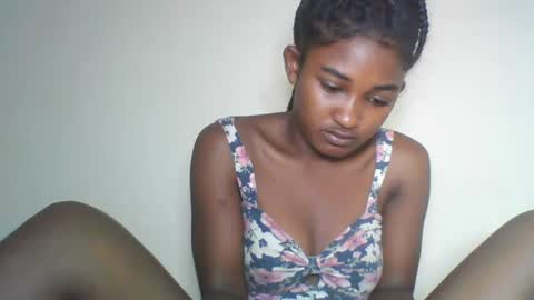 Snapshot of rhoanna chatting on June 14, 2026, 11:29 pm rhoanna online show from June 14, 2026, 11:29 pm