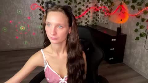 Snapshot of riana_razz chatting on August 4, 2026, 6:05 am riana_razz online show from August 4, 2026, 6:05 am