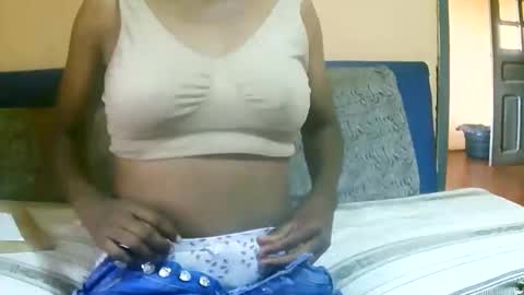 ricah_bellah online show from February 16, 2026, 12:12 pm