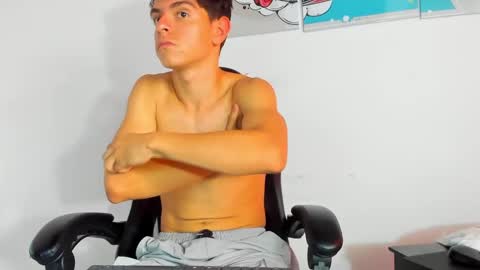 Snapshot of ricardo_fernandez chatting on January 22, 2025, 3:40 pm ricardo_fernandez online show from January 22, 2025, 3:40 pm