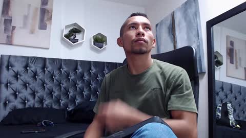 Snapshot of richar_voller chatting on December 7, 2024, 2:24 pm richar_voller online show from December 7, 2024, 2:24 pm
