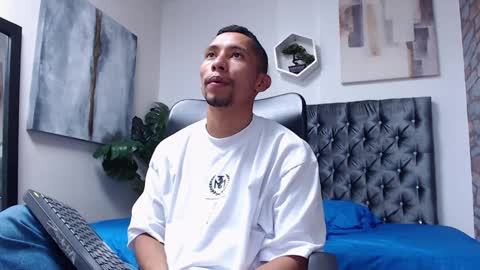 Snapshot of richar_voller chatting on December 12, 2024, 3:05 pm richar_voller online show from December 12, 2024, 3:05 pm