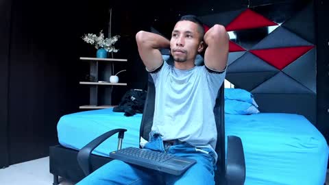 Snapshot of richar_voller chatting on December 22, 2024, 3:22 pm richar_voller online show from December 22, 2024, 3:22 pm