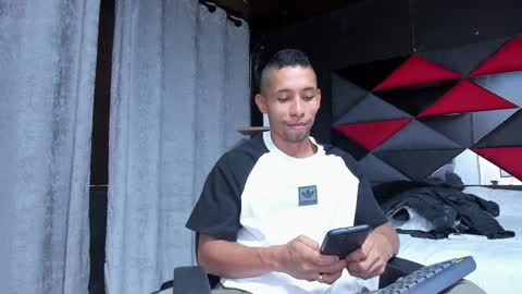 Snapshot of richar_voller chatting on January 13, 2025, 2:21 pm richar_voller online show from January 13, 2025, 2:21 pm