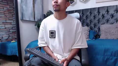 Snapshot of richar_voller chatting on January 21, 2025, 11:13 am richar_voller online show from January 21, 2025, 11:13 am