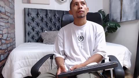 Snapshot of richar_voller chatting on January 30, 2025, 11:33 am richar_voller online show from January 30, 2025, 11:33 am