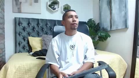 Snapshot of richar_voller chatting on February 10, 2025, 11:15 am richar_voller online show from February 10, 2025, 11:15 am