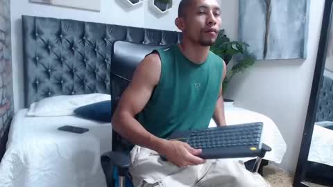 richar_voller online show from April 27, 2026, 11:19 am