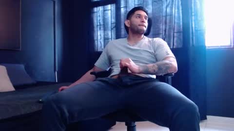 Snapshot of richard_milleer chatting on October 21, 2025, 2:51 pm Ricardo online show from October 21, 2025, 2:51 pm