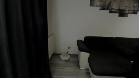 RichardDarell online show from May 4, 2026, 4:52 am