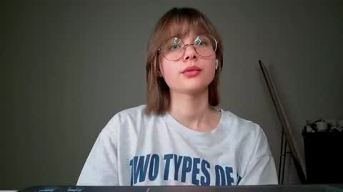 Luna online show from May 15, 2026, 6:59 pm