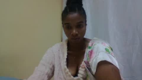 Snapshot of richella34 chatting on June 12, 2026, 11:14 pm richella34 online show from June 12, 2026, 11:14 pm