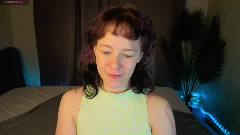 Snapshot of ricki_bloom chatting on April 26, 2026, 1:25 am Ricki online show from April 26, 2026, 1:25 am