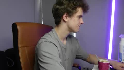 Snapshot of ricky_becko chatting on September 21, 2025, 2:29 pm RICKY BECKO online show from September 21, 2025, 2:29 pm