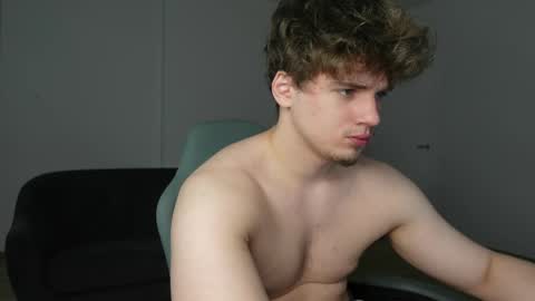 Snapshot of ricky_becko chatting on April 27, 2026, 3:48 am RICKY BECKO online show from April 27, 2026, 3:48 am