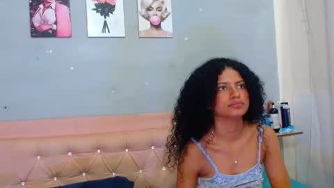 rihanna_fentyy online show from March 4, 2025, 10:38 pm