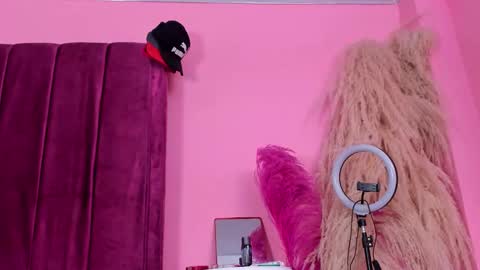 Rihanna hotx online show from September 26, 2025, 4:27 am