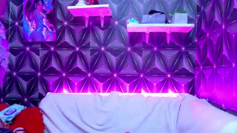 riianasex online show from September 23, 2025, 8:23 pm