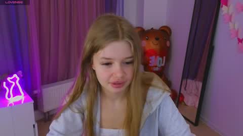 Snapshot of riinaaa chatting on March 31, 2026, 9:04 pm Rina online show from March 31, 2026, 9:04 pm