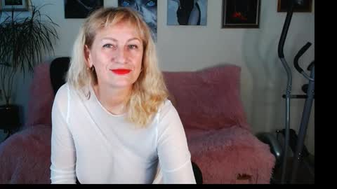 Riley online show from November 16, 2025, 5:57 am