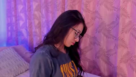 Snapshot of riley_bensongh chatting on October 9, 2025, 12:19 am Riley online show from October 9, 2025, 12:19 am