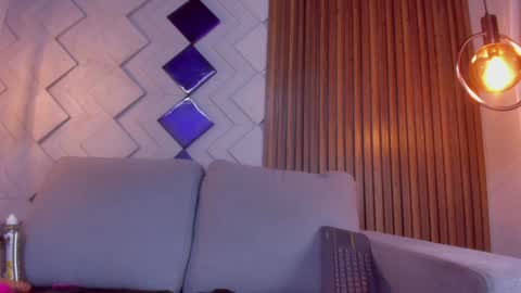 Snapshot of riley_reid_19 chatting on December 13, 2024, 12:17 pm kamila online show from December 13, 2024, 12:17 pm