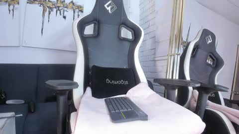 Snapshot of riley_reid_19 chatting on December 24, 2024, 7:06 am kamila online show from December 24, 2024, 7:06 am