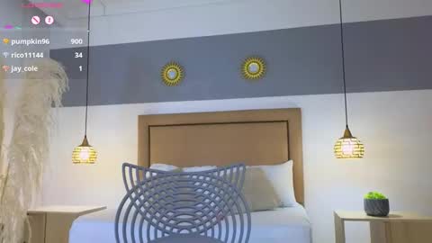 Riley Sierra online show from December 4, 2024, 3:32 pm