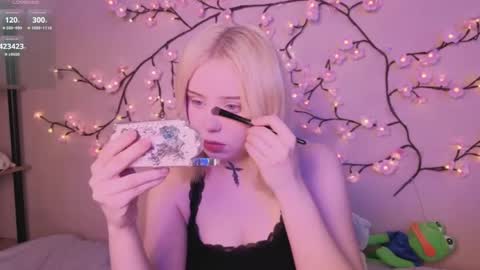 Snapshot of riley_vice chatting on May 24, 2026, 8:19 am Sofia online show from May 24, 2026, 8:19 am