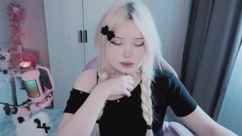 Snapshot of riley_vice chatting on July 1, 2026, 7:32 am Sofia online show from July 1, 2026, 7:32 am