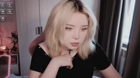 Snapshot of riley_vice chatting on July 22, 2026, 8:28 am Sofia online show from July 22, 2026, 8:28 am