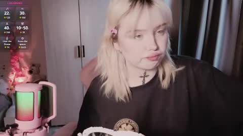 Snapshot of riley_vice chatting on August 2, 2026, 8:13 am Sofia online show from August 2, 2026, 8:13 am