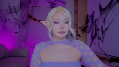 rileymee online show from October 27, 2025, 2:21 pm