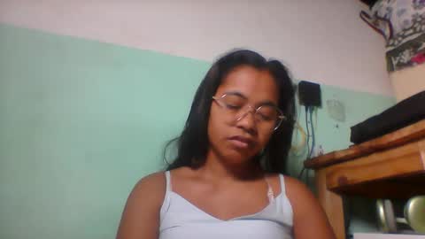 Snapshot of rinah856024 chatting on April 15, 2026, 5:47 am rinah856024 online show from April 15, 2026, 5:47 am